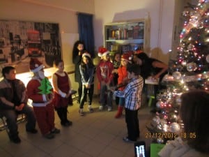 Φωτογραφίες από τη Χριστουγεννιάτικη Γιορτή το 2012 στο Φροντιστήριο Ξένων Γλωσσών Ισιδώρα Μιαούλη Πειραιάς